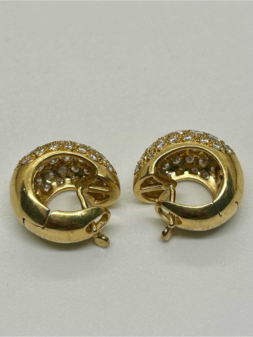 CHANEL Vintage Fine Jewelry 18k Gold Pave Diamond Dome Huggie Earrings - Picture 10 of 14